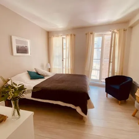 Bright Duplex 50m From The Port Of Apartment