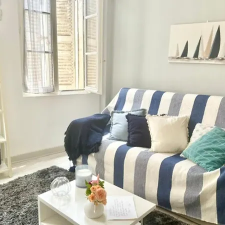 Bright Duplex 50m From The Port Of 아파트 라로셸